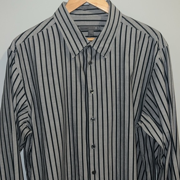 LONG SLEEVE BUTTON UP SHIRT (XL) - Picture 3 of 13